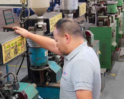 WEET Axial Resistors Cutting