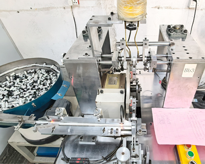 2-Wear-Plastic-Balls